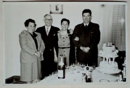 Photographie - Personnes Célébrant Un Anniversaire. - Anonyme Personen