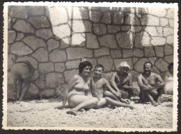 Boy And Woman On Beach   Old  Photo 11x8 Cm # 41253 - Persone Anonimi