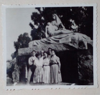 Photographie - Réplique De La Pietá, El Calvario, Tandil, Argentine. - Lieux