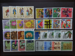 SVIZZERA - Pro Patria - Pro Juventute - Anni '90 - Nuovi ** - Facciale Frs Sv 34,00 (sottofacciale) + Spese Postali - Unused Stamps