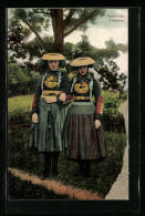 AK Zwei Frauen In Vierländer Trachten  - Kostums
