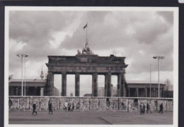 Ansichtskarte Berlin Brandenburger Tor Die Mauer Ist Durchlöchert Februar 1990 - Autres & Non Classés