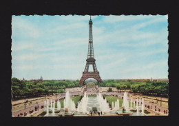 CPSM Dentelée - 75 - Paris - La Tour Eiffel Et Les Jeux D'Eau Du Palais Chaillot - Circulée - Eiffeltoren