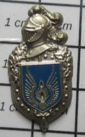 1818A Pin's Pins / Beau Et Rare / MILITARIA / INSIGNE PUCELLE GENDARMERIE NATIONALE AVION Par BALLARD - Armee