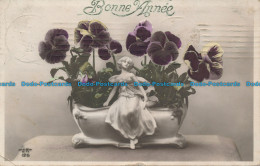 R038402 Greetings. Bonne Annee. Flowers In Vases. 1913 - World