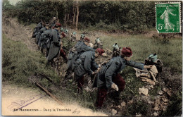 MILITARIA - En Manoeuvre Dans Les Tranchés  - Manoeuvres