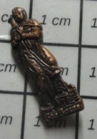 3517 Pin's Pins / Beau Et Rare / AUTRES / STATUE DE FEMME ? - Trademarks