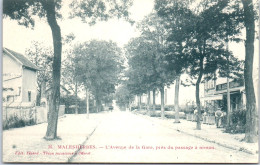 45 MALESHERBES - Avenue De La Gare Près Du Passage A Niveau  - Malesherbes