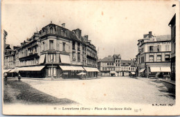 27 LOUVIERS - La Place De L'ancienne Halle.  - Louviers