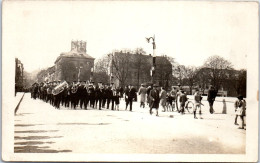 57 SARREGUEMINES - CARTE PHOTO - Defile De La Fanfare - Sarreguemines