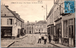 28 AUNEAU - La Rue Pasteur, Le Bureau De Poste. - Auneau