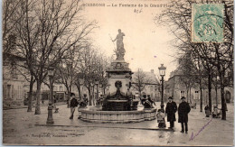 02 SOISSONS - La Fontaine De La Grande Place  - Soissons