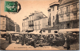 24 PERIGUEUX - La Place De La Mairie, Le Marche  - Périgueux