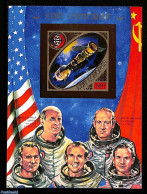 Comoros 1975 Apollo-Soyuz S/s Imperforated, Gold, Mint NH, Transport - Space Exploration - Comoren (1975-...)