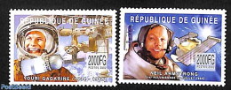 Guinea, Republic 2002 Astronauts 2v, Mint NH, Transport - Space Exploration - Andere & Zonder Classificatie