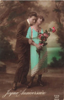 FETES ET VOEUX - Anniversaire - Un Couple S'enlaçant  - Colorisé - Carte Postale Ancienne - Birthday
