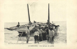 LE BARCARES Une Barque De Peche Belle Animation EV - Autres & Non Classés