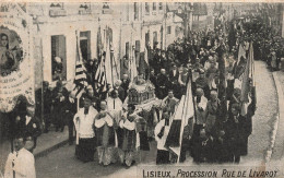 FRANCE - Lisieux - Procession Rue De Livarot - LL - Animé -  Carte Postale Ancienne - Lisieux