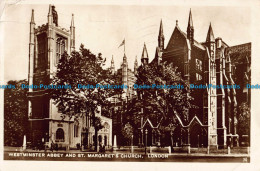 R039702 Westminster Abbey And St. Margarets Church. London. RP. 1930 - Autres & Non Classés