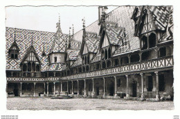 BEAUNE:  COUR  DE  L' HOTEL  DIEU  -  PHOTO  -  POUR  ETATS  UNIS  -  FP - Alberghi & Ristoranti