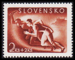 1944. SLOVENSKO Sport 2 Ks Hinged.  (Michel 150) - JF546006 - Neufs