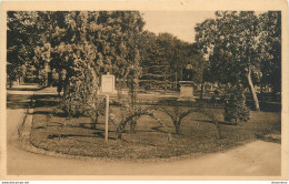 CPA Moulins-Square De La République Et Statue De Banville   L1072 - Moulins