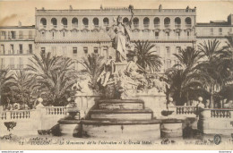 CPA Toulon-Le Monument De La Fédération Et Le Grand Hôtel    L1064 - Toulon