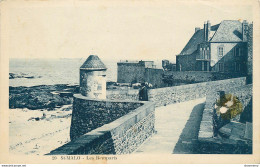 CPA Saint Malo-Les Remparts        L1102 - Saint Malo