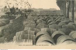 CPA Charenton-Une Mer De Futailles-Timbre     L1226 - Charenton Le Pont