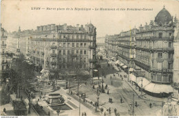 CPA Lyon-Rue Et Place De La République   L1325 - Autres & Non Classés