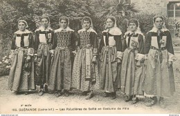 CPA Guérande-Les Paludières De Saillé En Costume De Fête    L1471 - Guérande