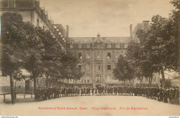 CPA Pensionnat Saint Joseph-Caen-Cour Intérieure-Fin De Récréation      L1425 - Caen