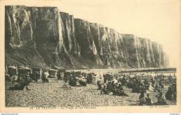 CPA Le Tréport-La Plage Et Les Falaises       L1529 - Le Treport