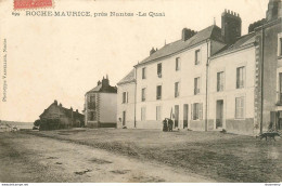 CPA Roche Maurice Prés Nantes-Le Quai-Timbre    L1490 - Autres & Non Classés