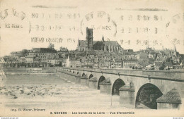 CPA Nevers-Les Bords De La Loire-Vue D'ensemble-3-Timbre        L1662 - Nevers