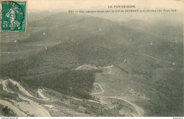 CPA Le Puy De Dôme-Vue Panoramique Sur Le Col De Ceyssat Et La Chaine Des Puys-821-Timbre     L1653 - Sonstige & Ohne Zuordnung