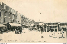 CPA Luc Sur Mer-L'hôtel Des Familles Et Pierre à Poissons-19-Timbre    L1703 - Luc Sur Mer