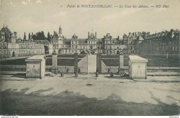 CPA Fontainebleau-Le Palais-La Cour Des Adieux-1      L1824 - Fontainebleau