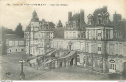 CPA Fontainebleau-Le Palais-Cour Des Adieux-734      L1824 - Fontainebleau