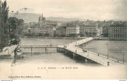 CPA Genève-Le Grand Quai-Timbre    L2114 - Genève