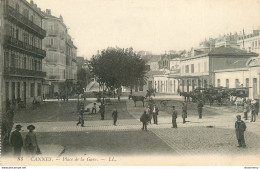 CPA Cannes-Place De La Gare-84     L2097 - Cannes