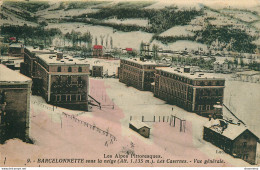 CPA Barcelonnette Sous La Neige-Les Casernes-Vue Générale-9-Timbre      L2212 - Barcelonnette