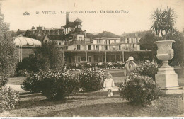 CPA Vittel-La Galerie Du Casino-Un Coin Du Parc-20       L2206 - Contrexeville