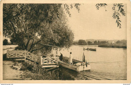 CPA Vichy-Les Bords De L'Allier    L2313 - Vichy