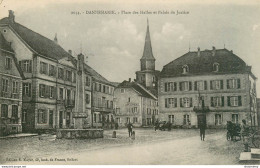 CPA Dannemarie-Place Des Halles Et Palais De Justice       L2283 - Dannemarie