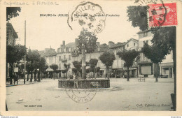 CPA Maurs La Jolie-Place De La Grande Fontaine-Timbre    L2253 - Altri & Non Classificati