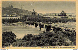 CPA Lyon-Pont De La Guillotière Et Perspective De L'Hôtel Dieu-18-Timbre     L2420 - Autres & Non Classés