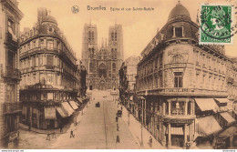 CPA Bruxelles-Eglise Et Rue Sainte Gudule-Timbre      L2416 - Autres & Non Classés