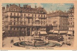 CPA Lyon-Place Des Jacobins-La Fontaine-Timbre      L2416 - Other & Unclassified