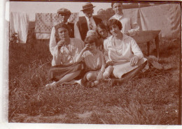 Photographie Photo Vintage Snapshot Linge Campagne Mode Groupe - Personnes Anonymes